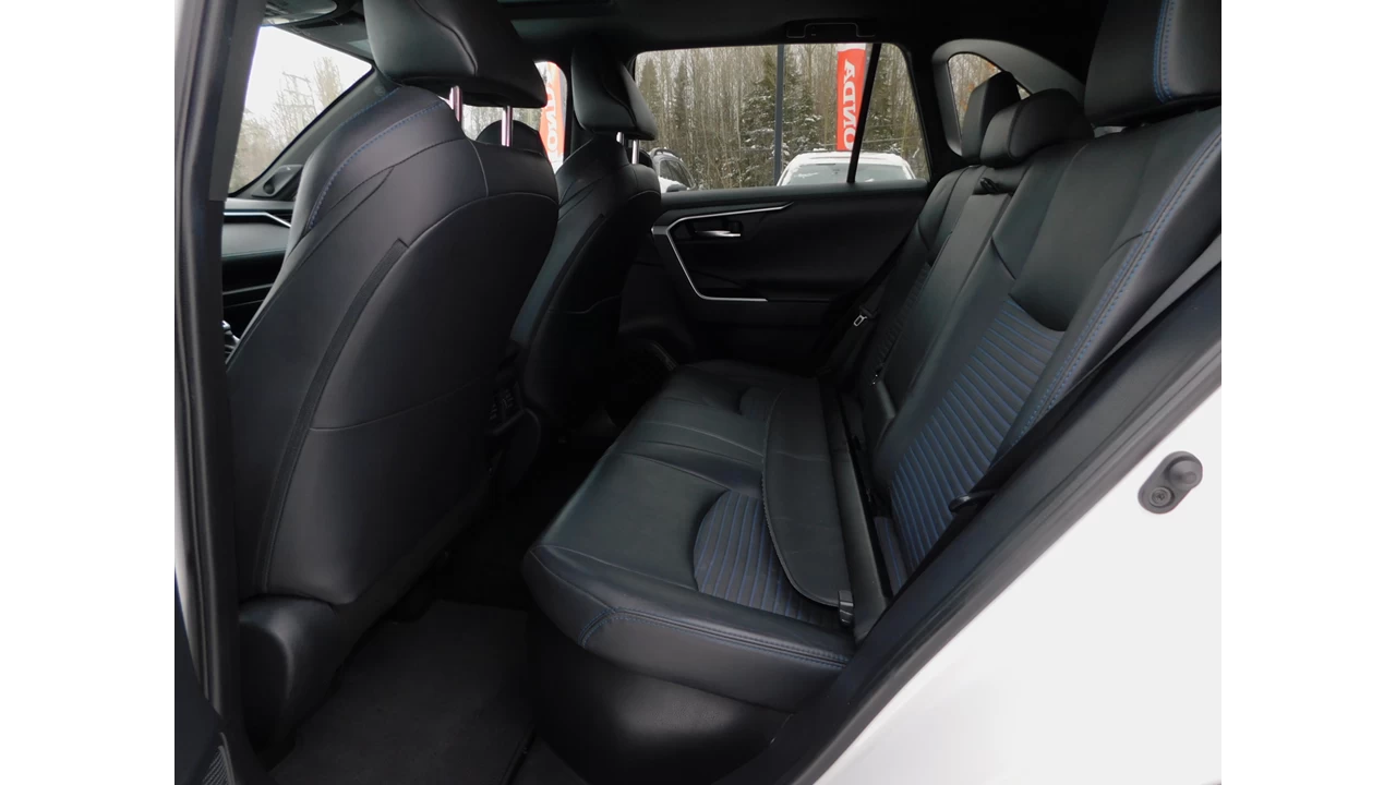 2019 Toyota RAV4 Hybrid XLE Main Image