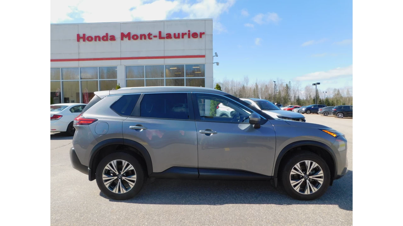 2022 Nissan Rogue SV Main Image