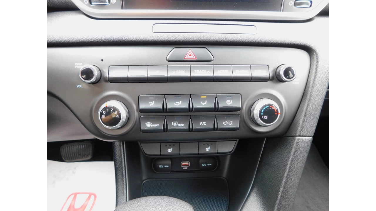 2022 Kia Sportage LX Main Image