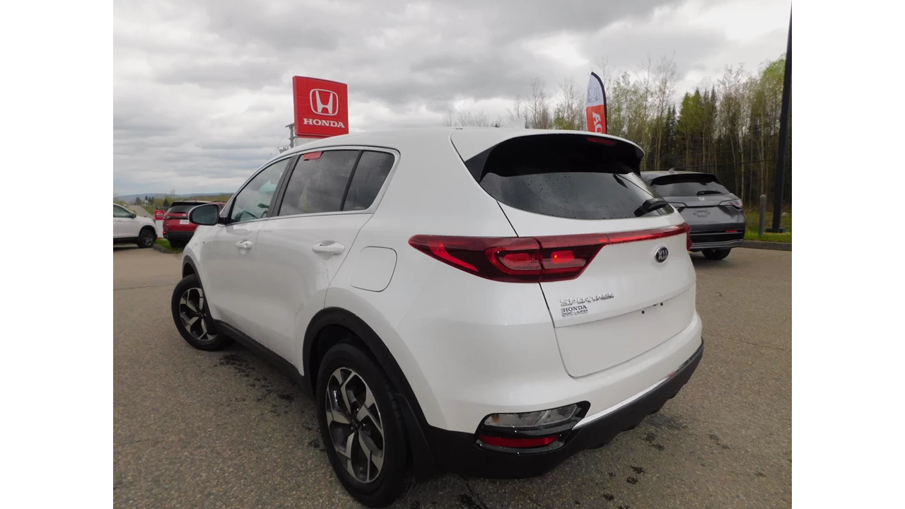 2022 Kia Sportage LX Main Image