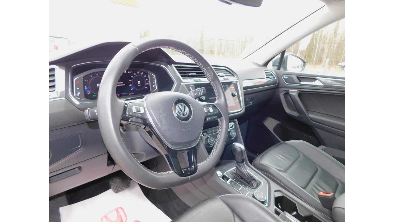 2021 Volkswagen Tiguan R-line Main Image