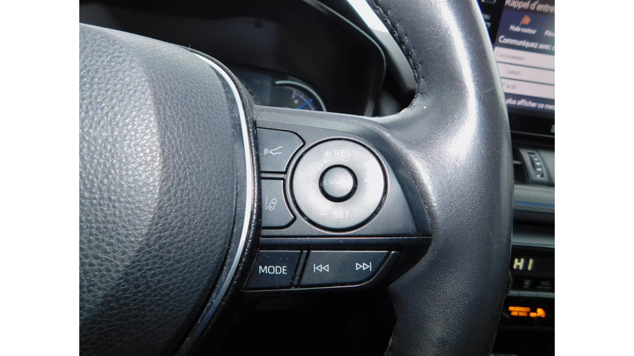 2019 Toyota RAV4 Hybrid XLE Main Image