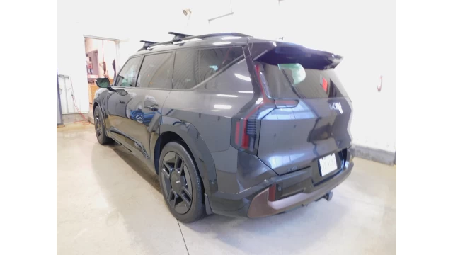 Kia EV9 Land w/GT-Line Package 2025