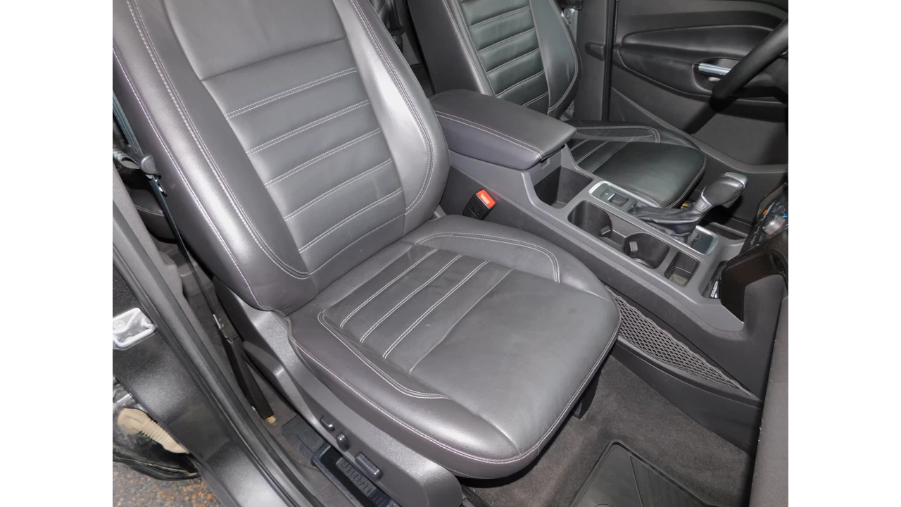 2017 Ford Escape Titanium Image principale