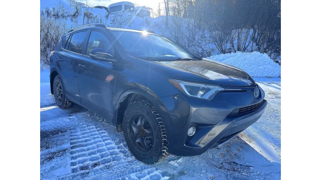 Toyota RAV4 XLE 2017