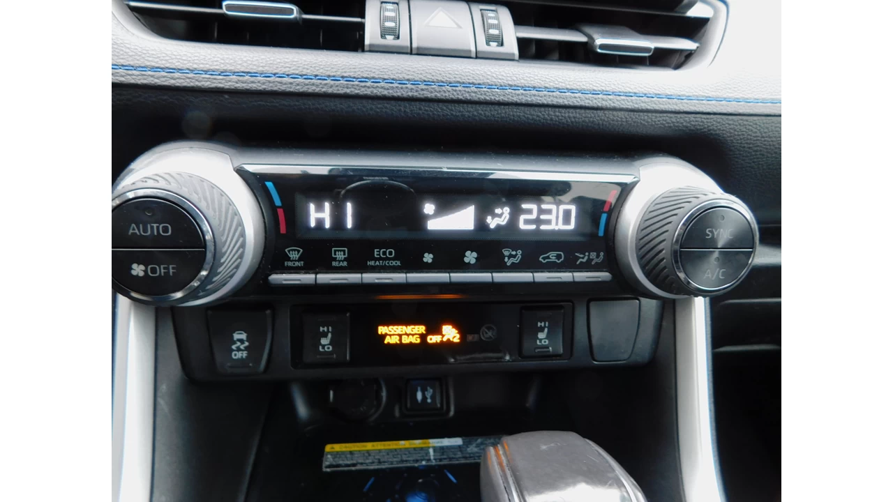 2019 Toyota RAV4 Hybrid XLE Main Image