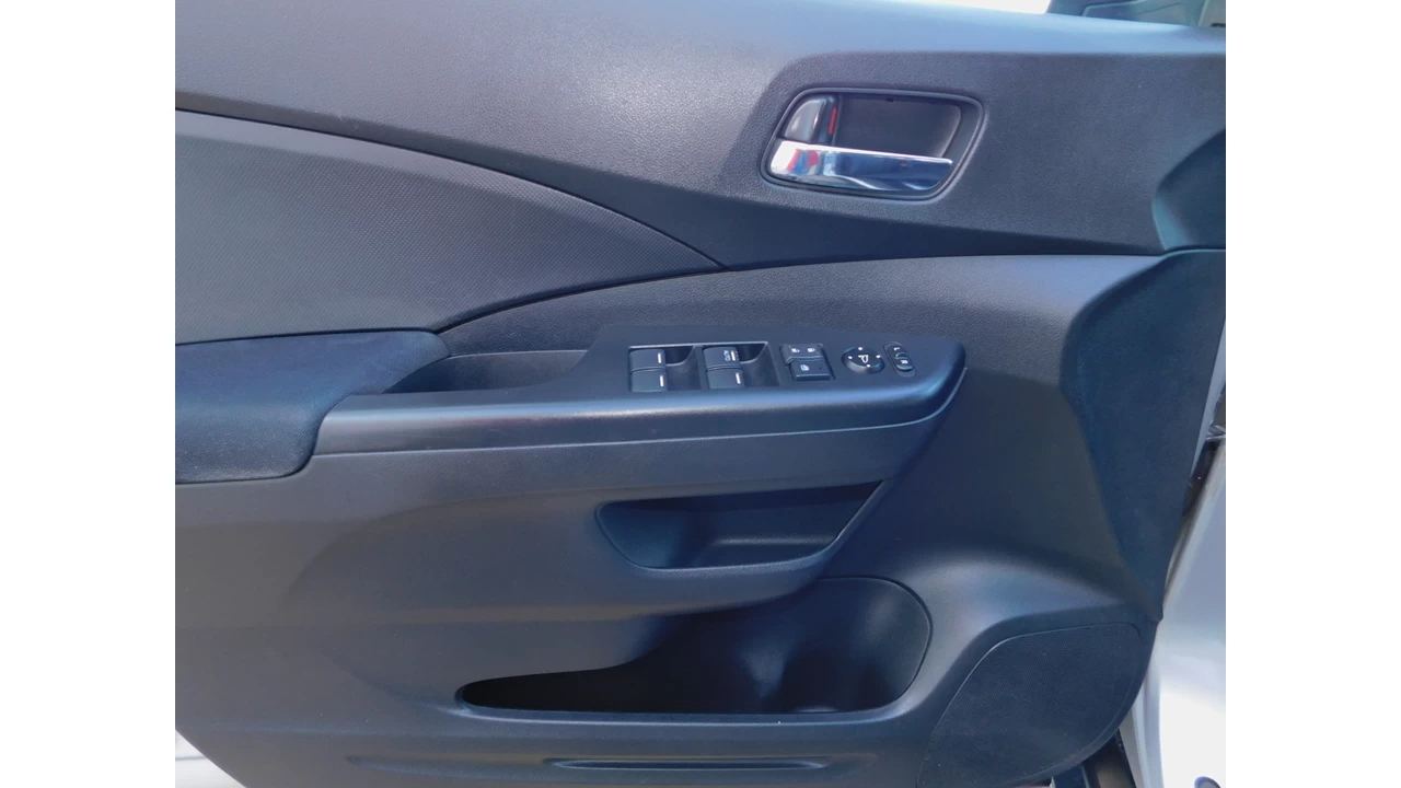2015 Honda CR-V SE Main Image
