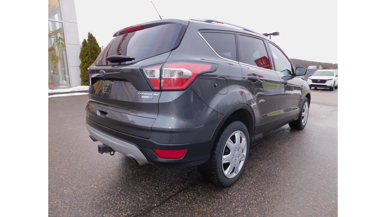 2017 Ford Escape Titanium Image principale
