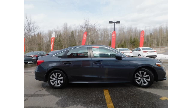 Honda Civic LX-B 2024