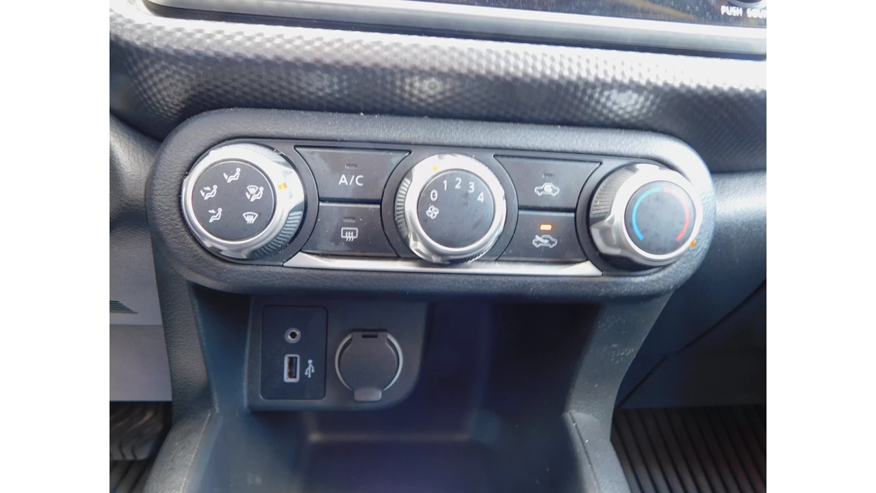 2020 Nissan Kicks S Main Image
