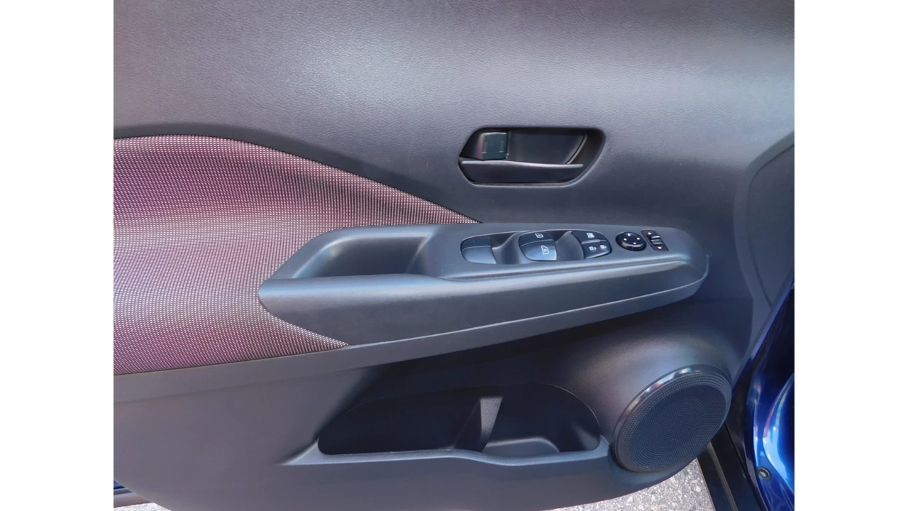 2020 Nissan Kicks S Main Image