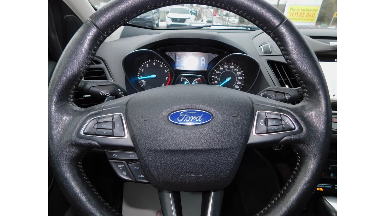 2017 Ford Escape Titanium Image principale