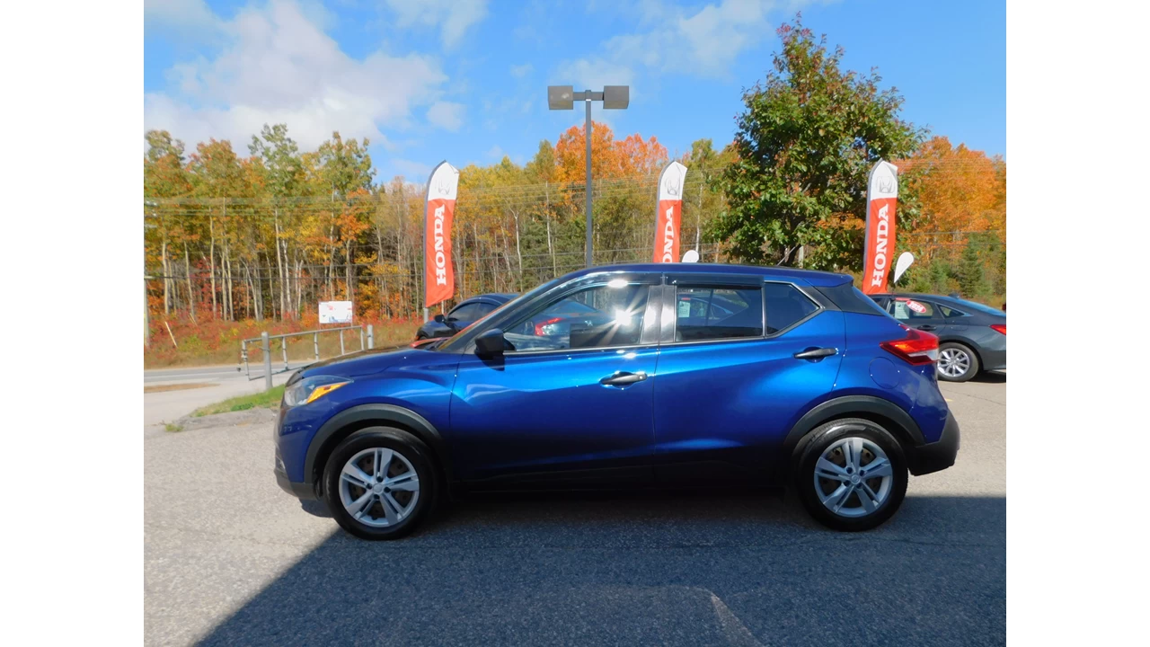 2020 Nissan Kicks S Main Image