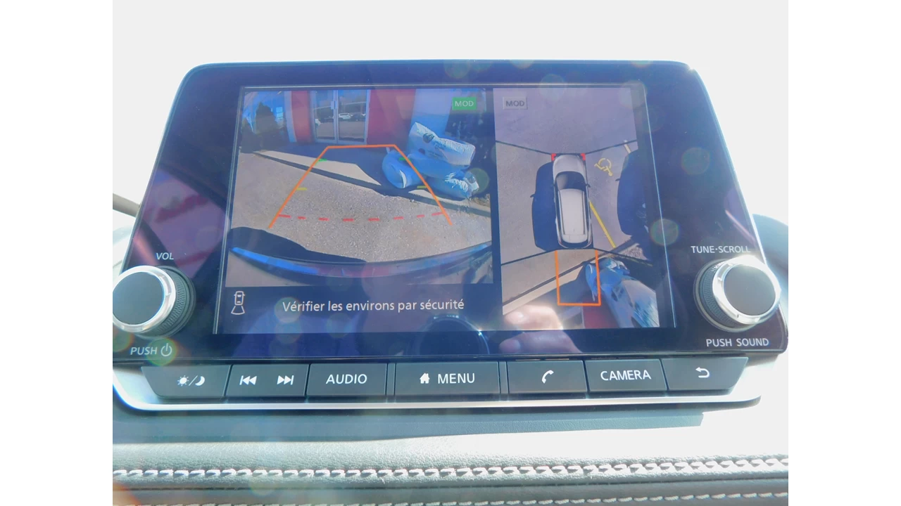 2022 Nissan Rogue SV Main Image