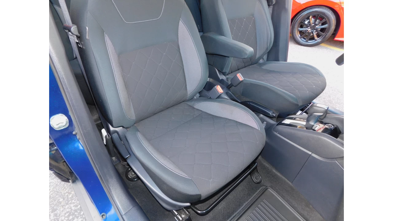 2020 Nissan Kicks S Main Image