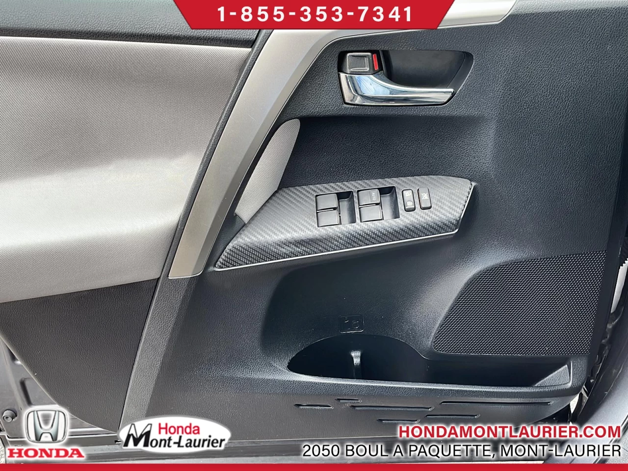 2015 Toyota RAV4 XLE Image principale
