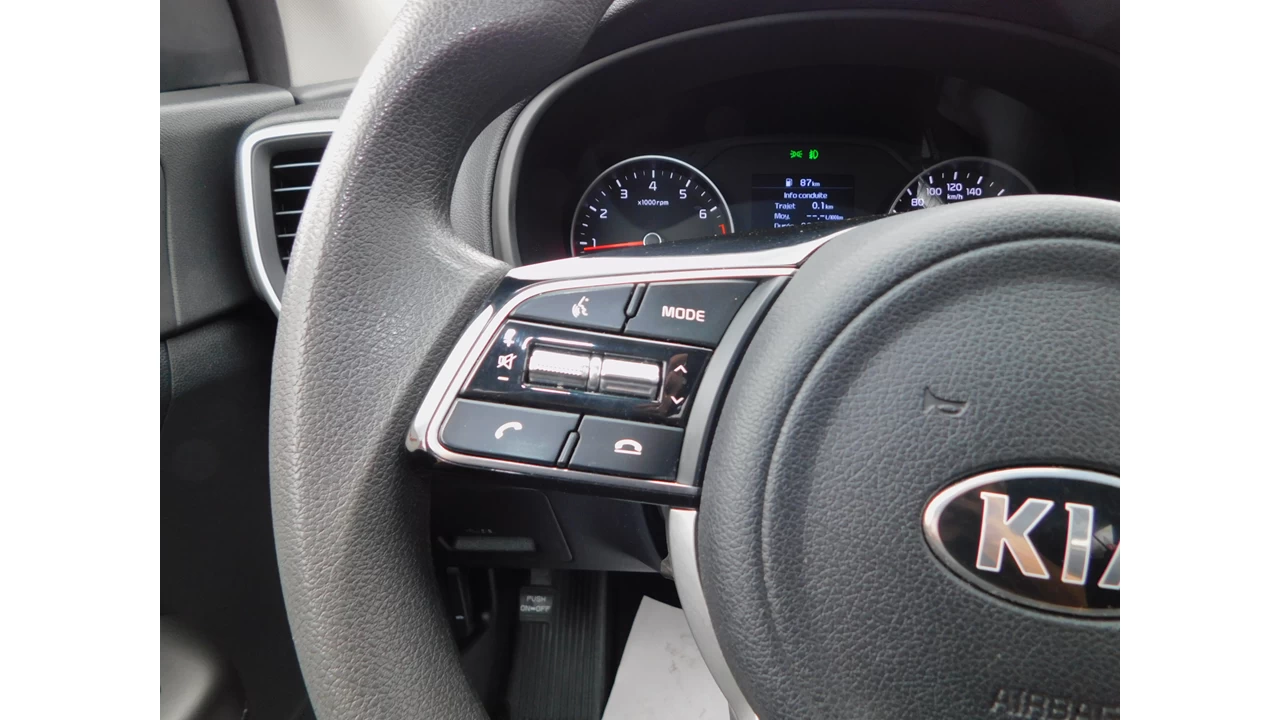 2022 Kia Sportage LX Main Image
