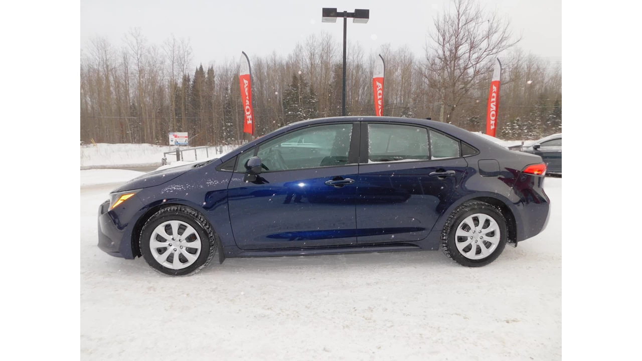 2024 Toyota Corolla L/LE Image principale