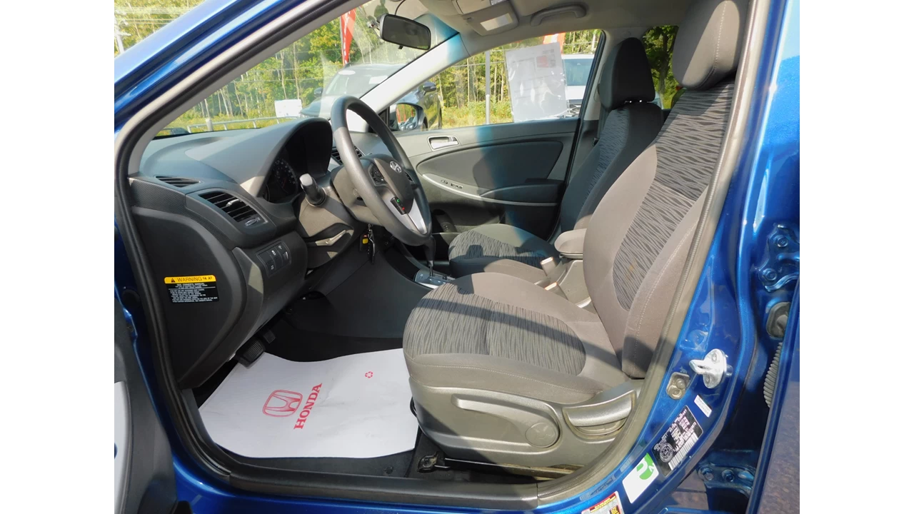 2016 Hyundai Accent GL Main Image