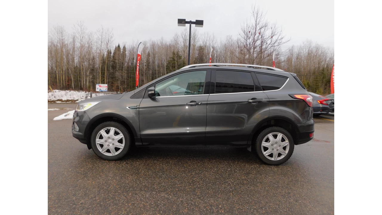 2017 Ford Escape Titanium Image principale