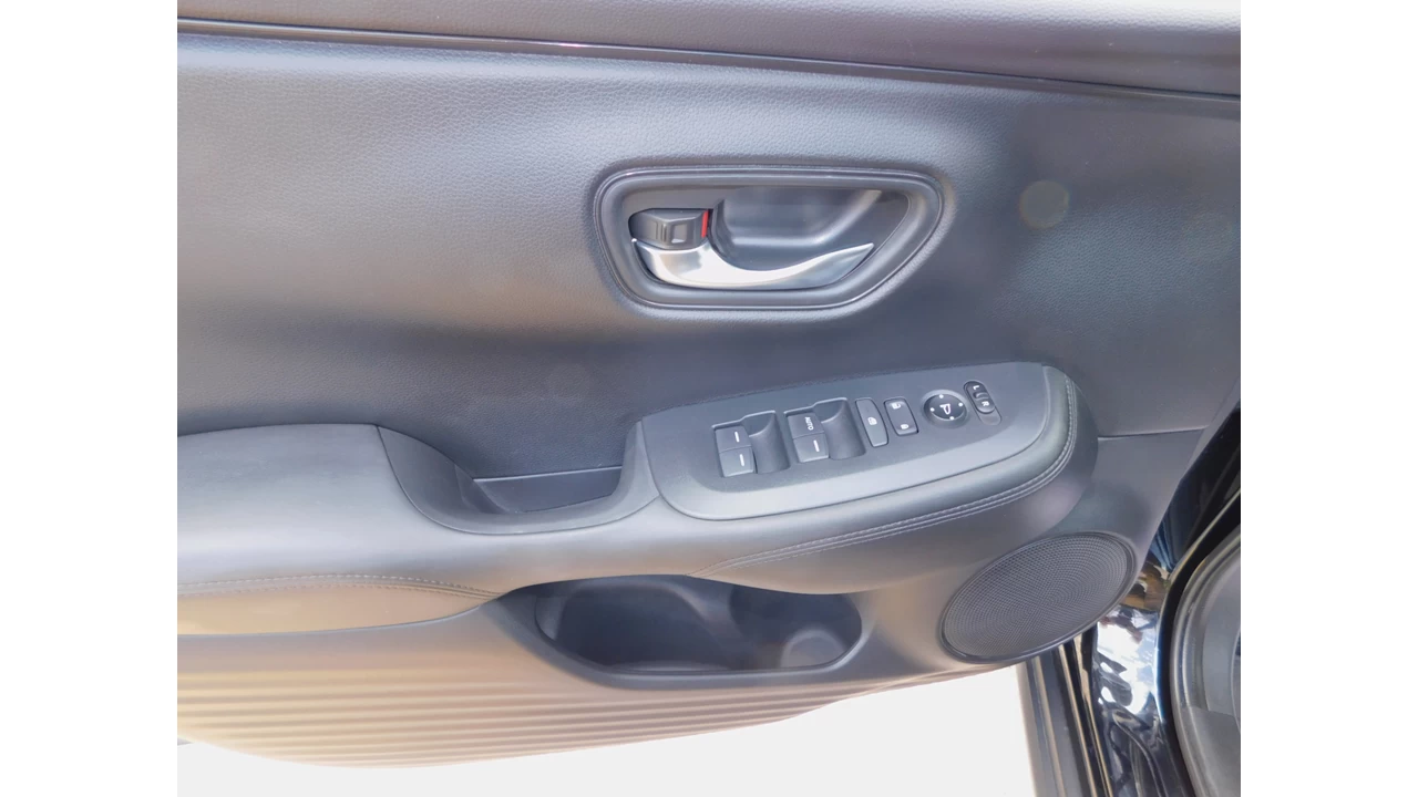2023 Honda HR-V LX Main Image