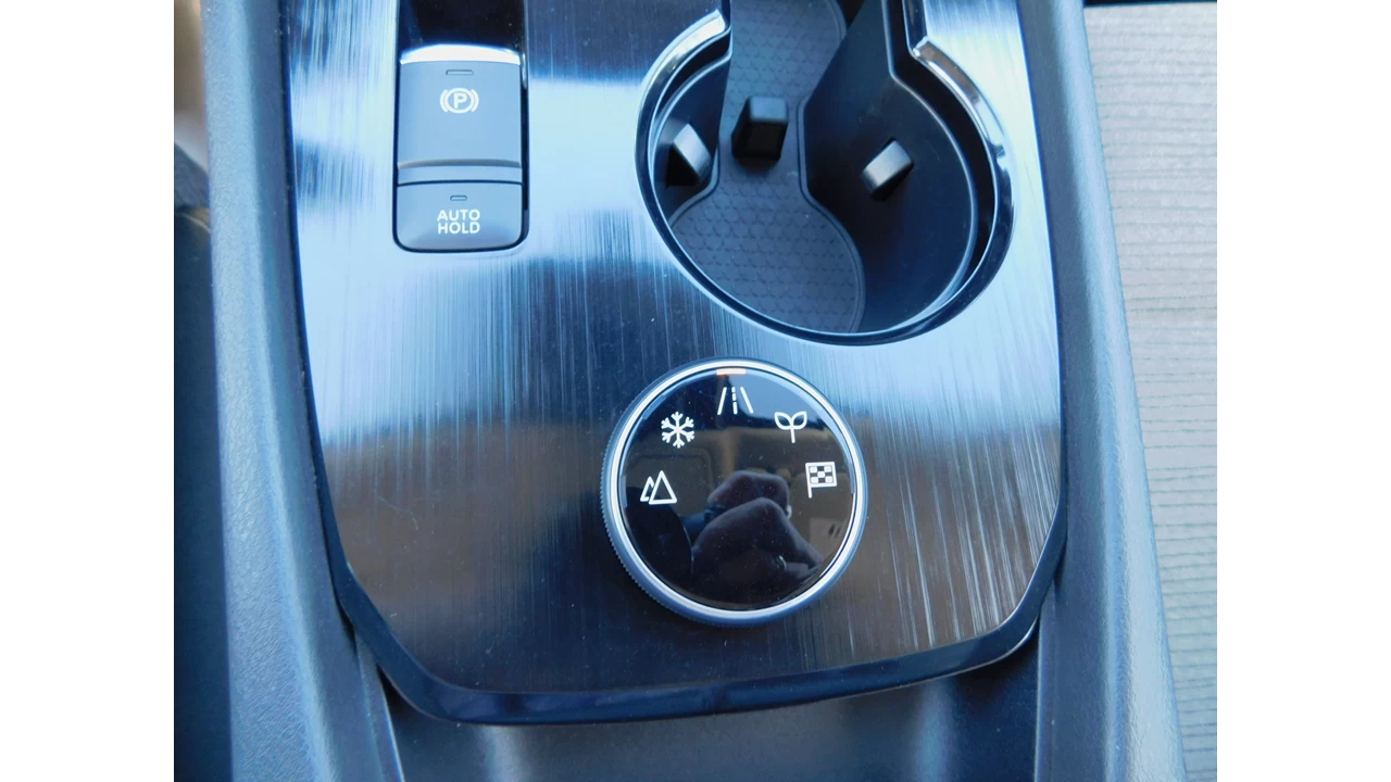 2022 Nissan Rogue SV Main Image