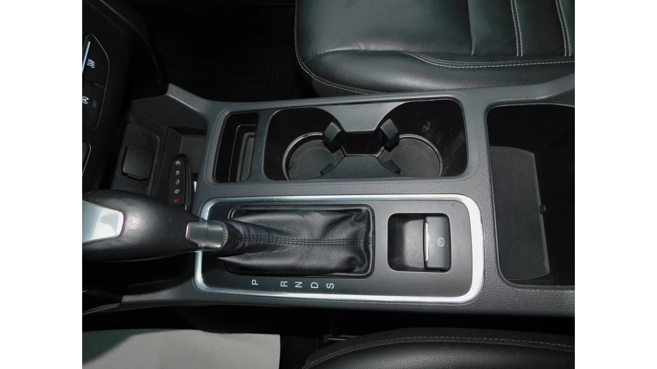 2017 Ford Escape Titanium Image principale