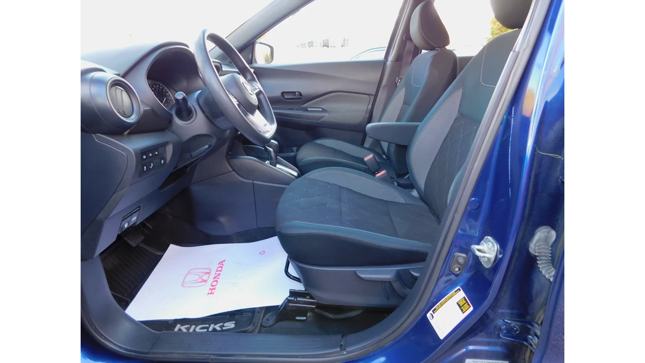 2020 Nissan Kicks S Main Image