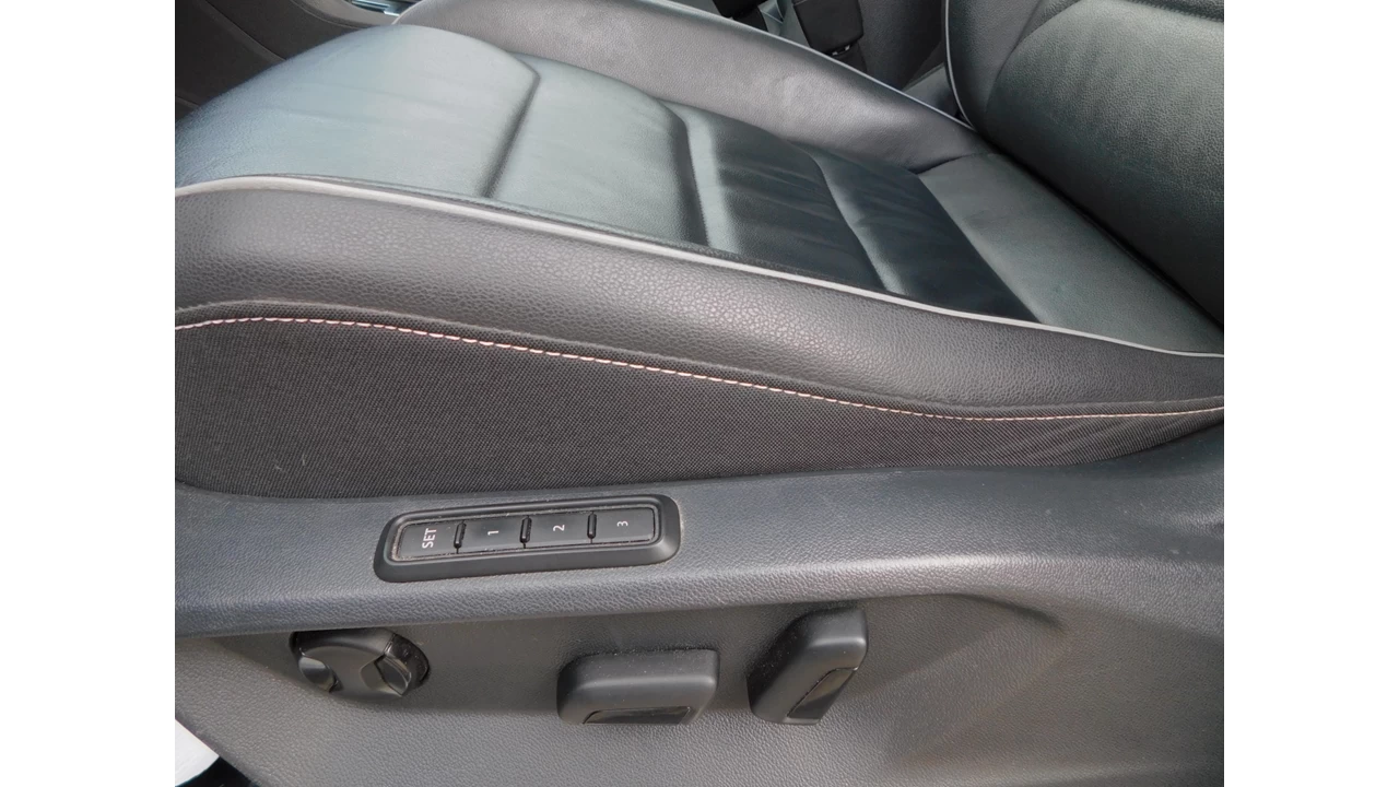 2021 Volkswagen Tiguan R-line Main Image