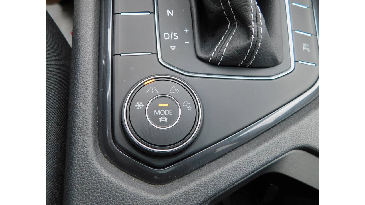 2021 Volkswagen Tiguan R-line Main Image