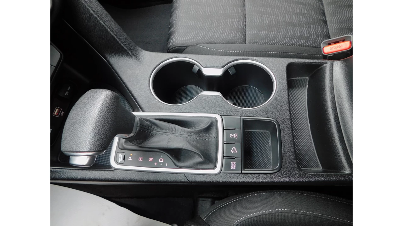 2022 Kia Sportage LX Main Image