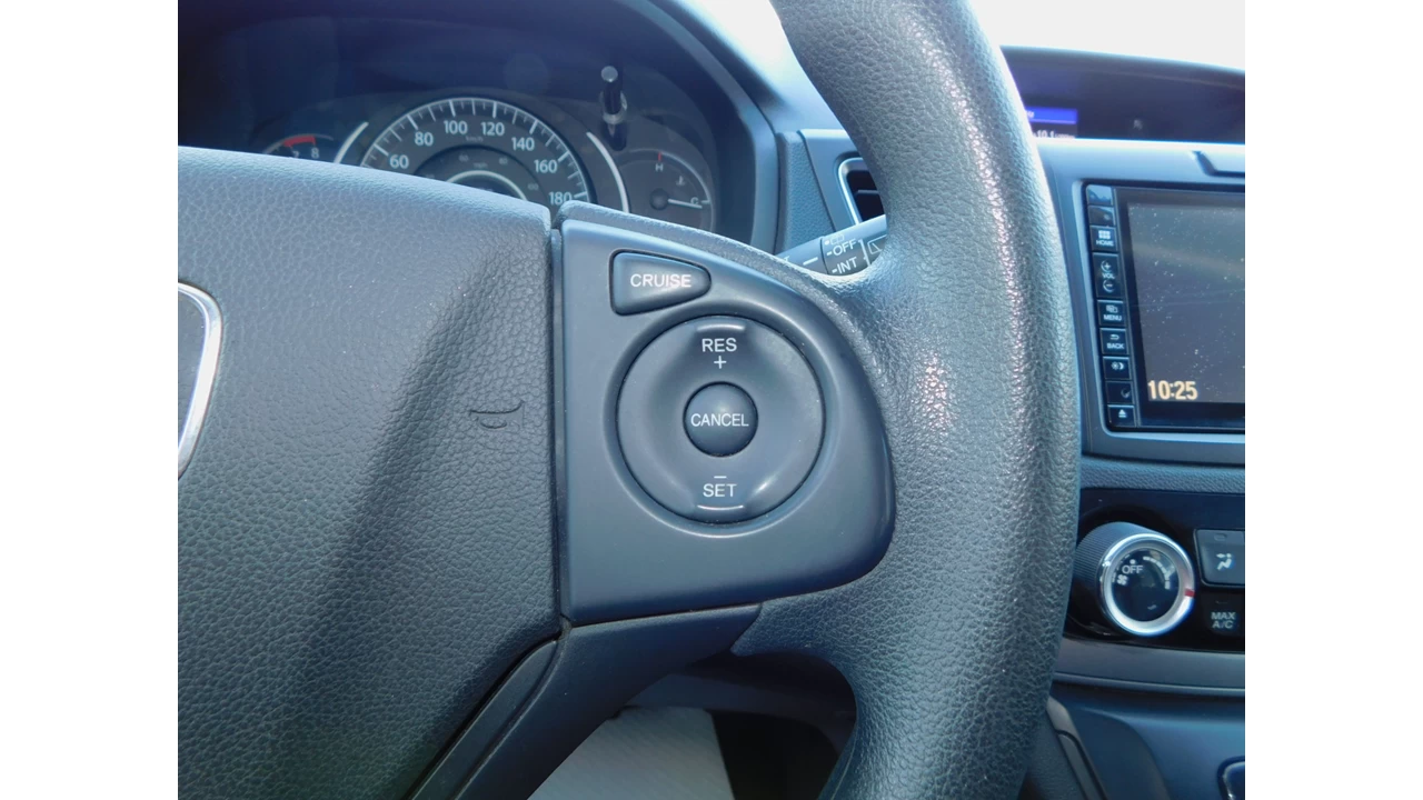 2015 Honda CR-V SE Main Image