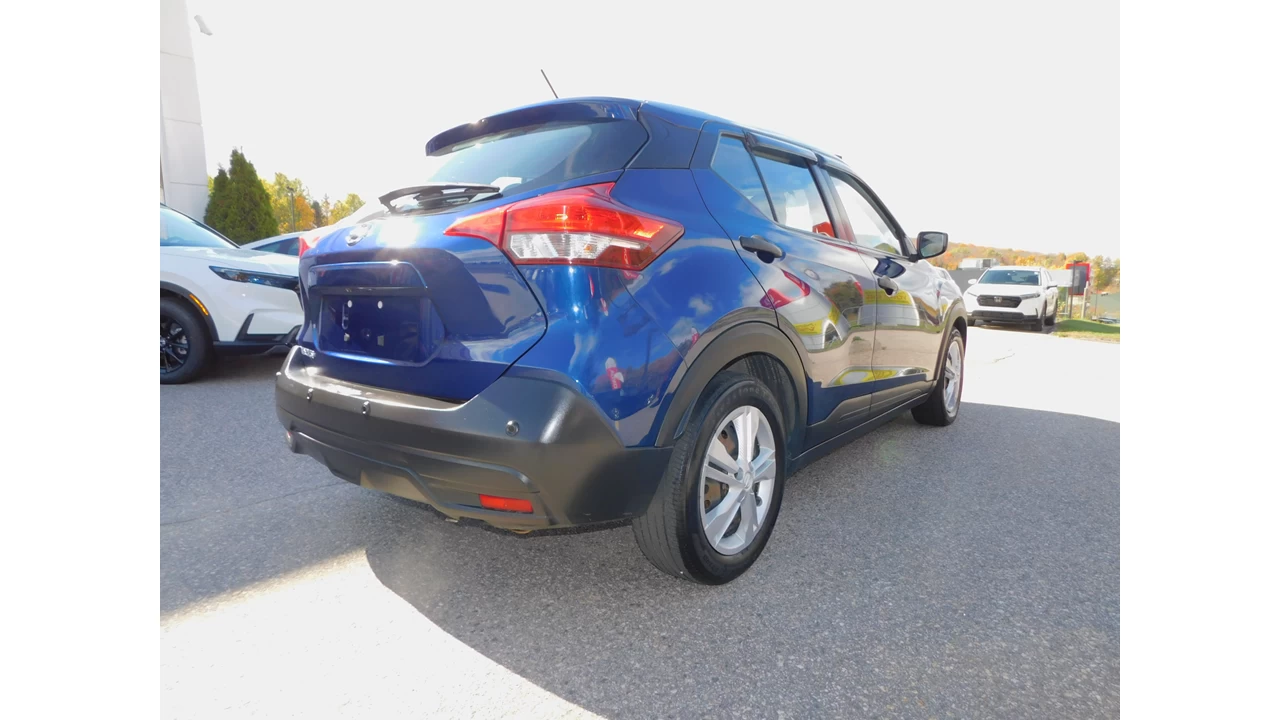 2020 Nissan Kicks S Main Image