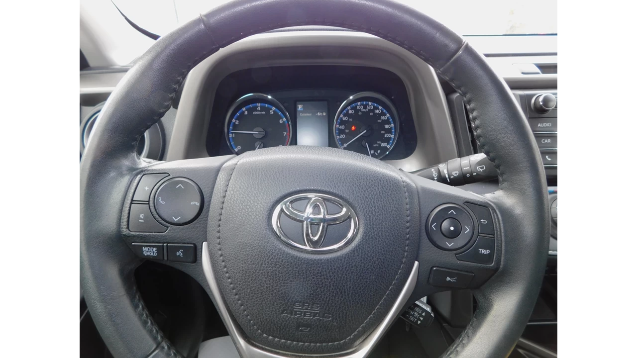 2017 Toyota RAV4 XLE Image principale