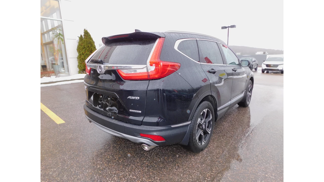 2017 Honda CR-V Touring Main Image
