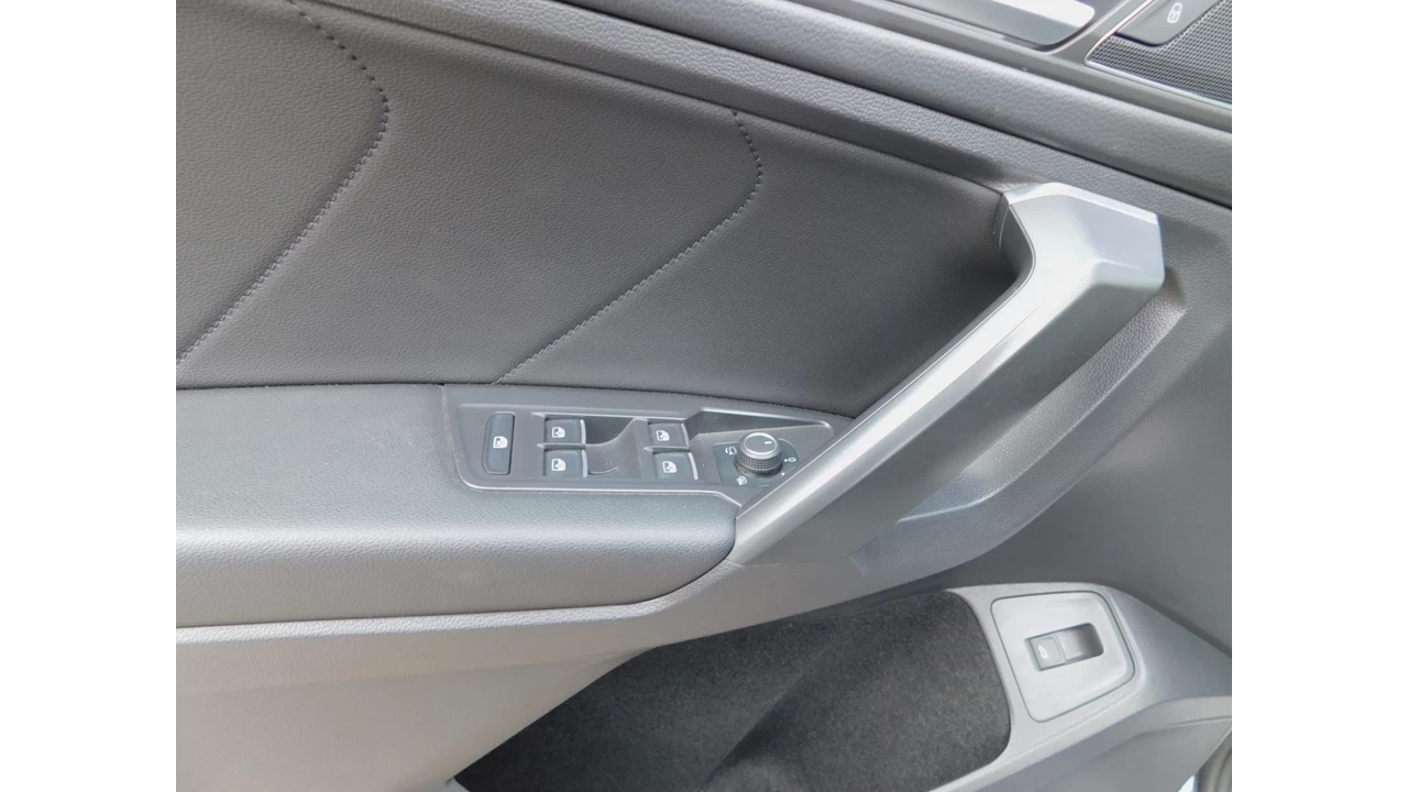 2021 Volkswagen Tiguan R-line Main Image