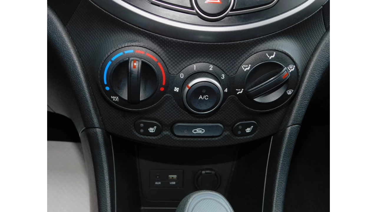 2016 Hyundai Accent GL Main Image
