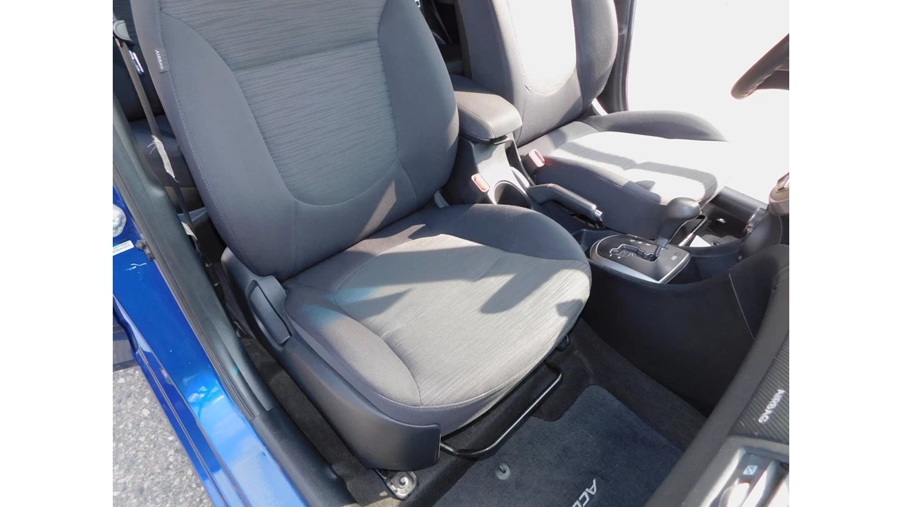 2016 Hyundai Accent GL Main Image