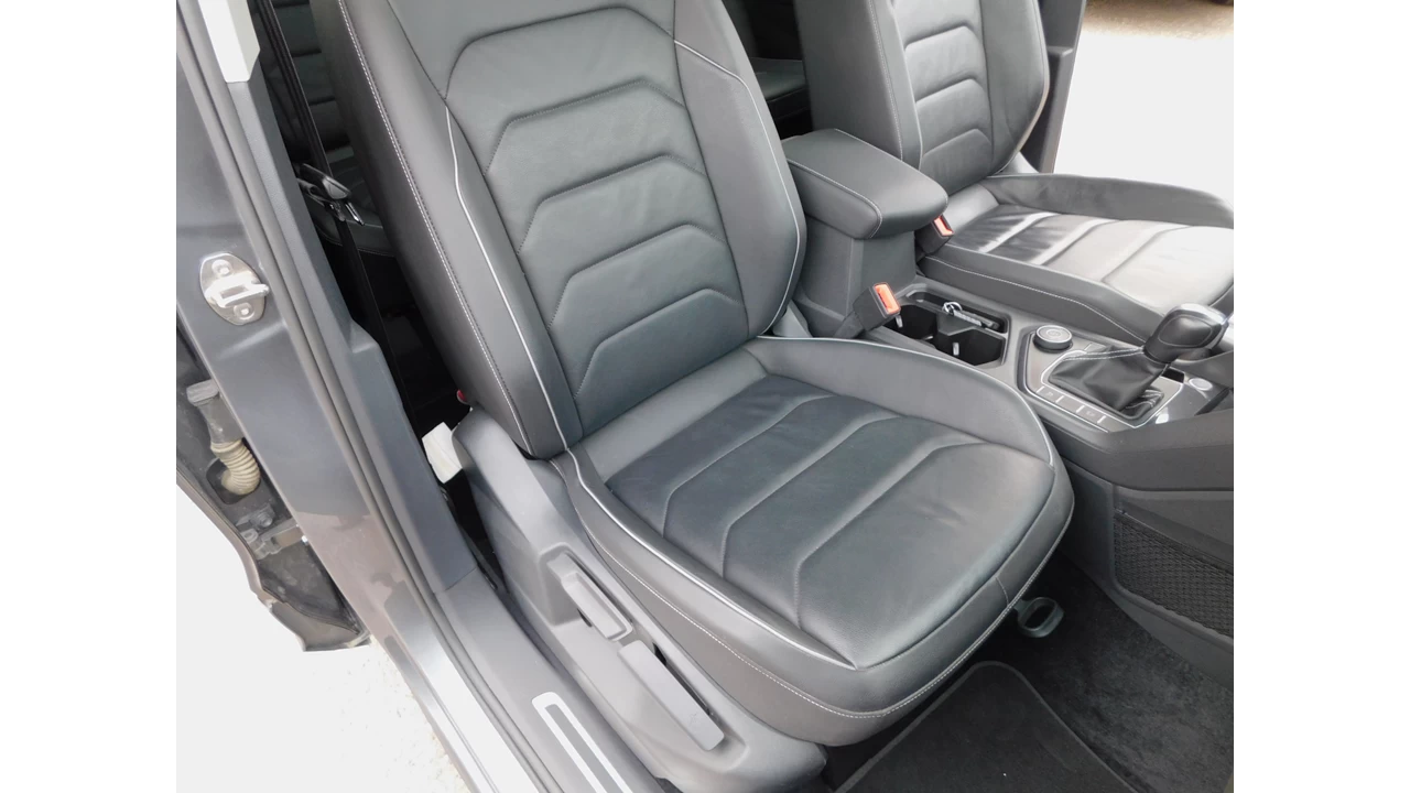 2021 Volkswagen Tiguan R-line Main Image
