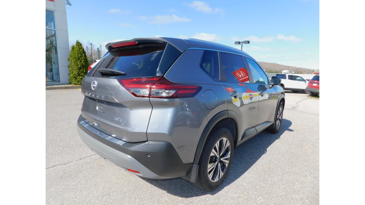 2022 Nissan Rogue SV Main Image