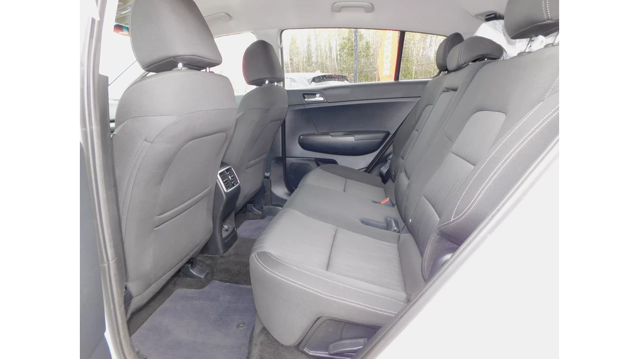 2022 Kia Sportage LX Main Image