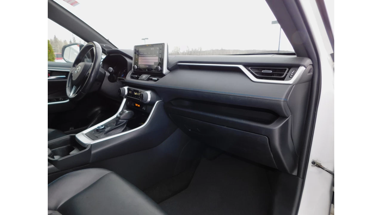 2019 Toyota RAV4 Hybrid XLE Main Image