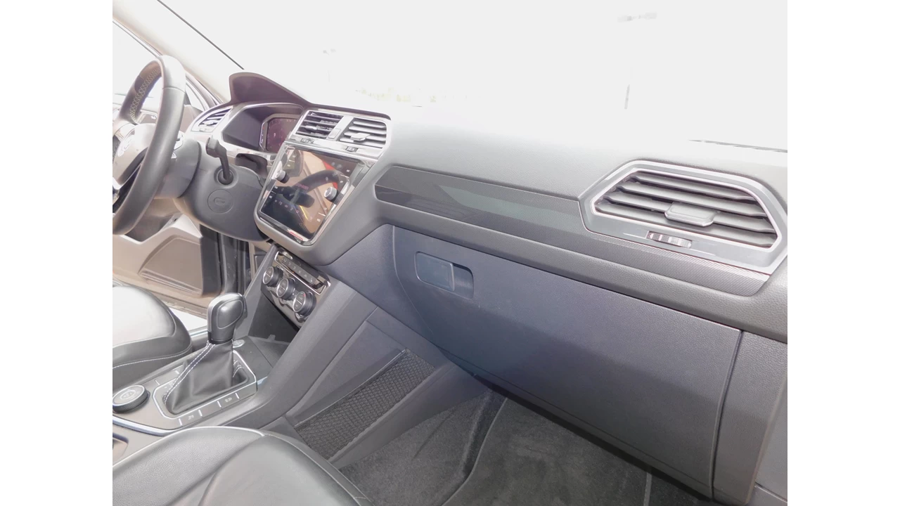 2021 Volkswagen Tiguan R-line Main Image