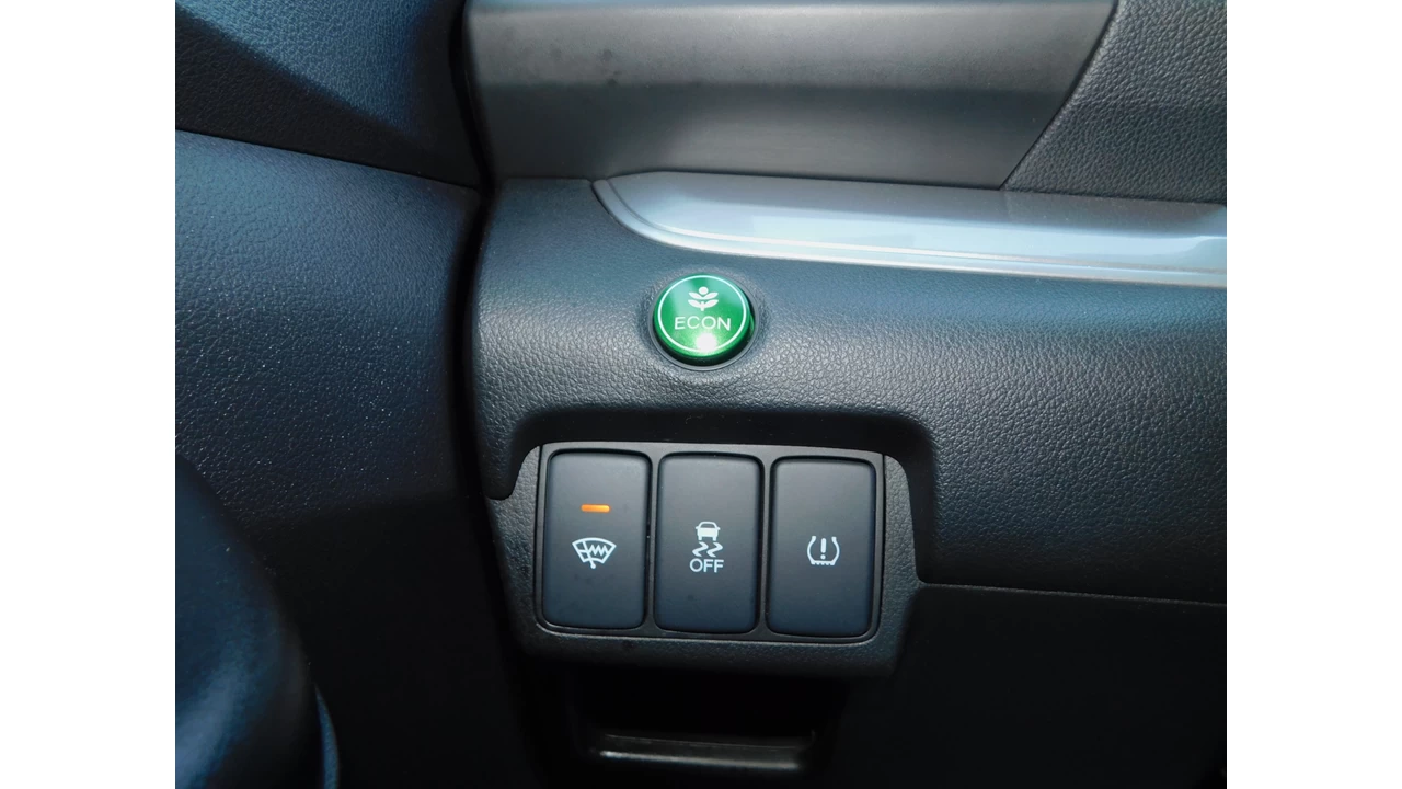 2015 Honda CR-V SE Main Image