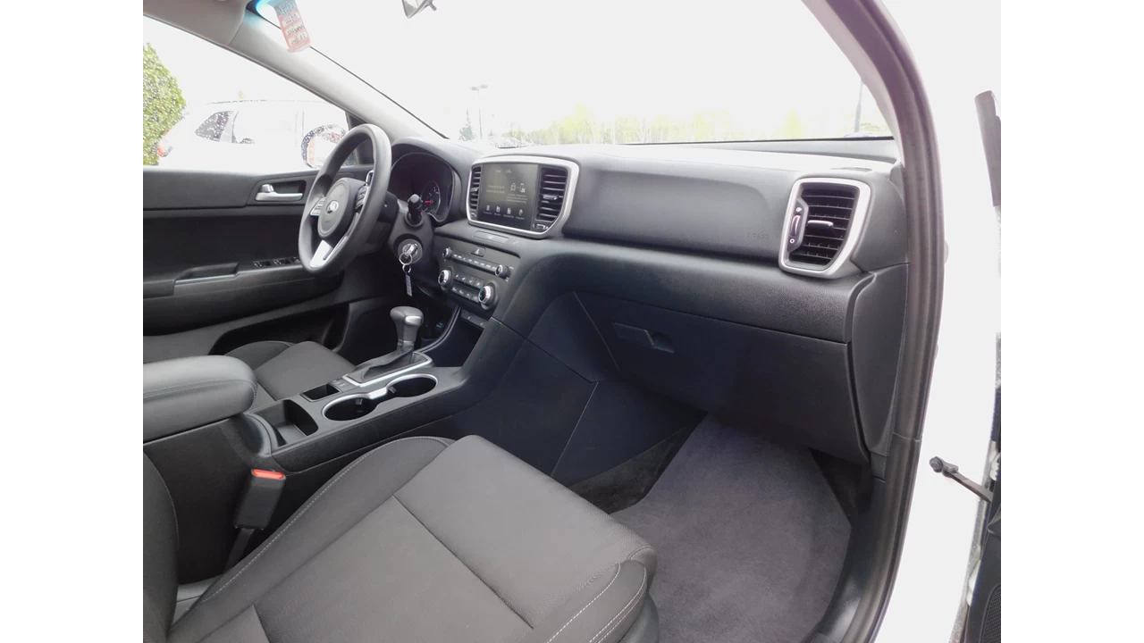2022 Kia Sportage LX Main Image