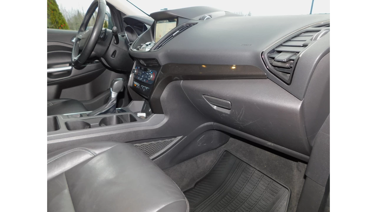 2017 Ford Escape Titanium Image principale