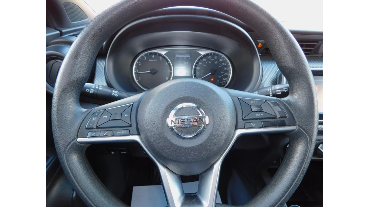 2020 Nissan Kicks S Main Image