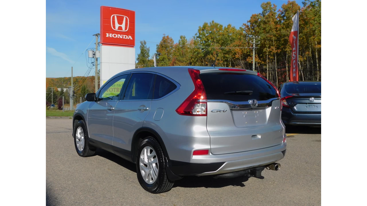 2015 Honda CR-V SE Main Image