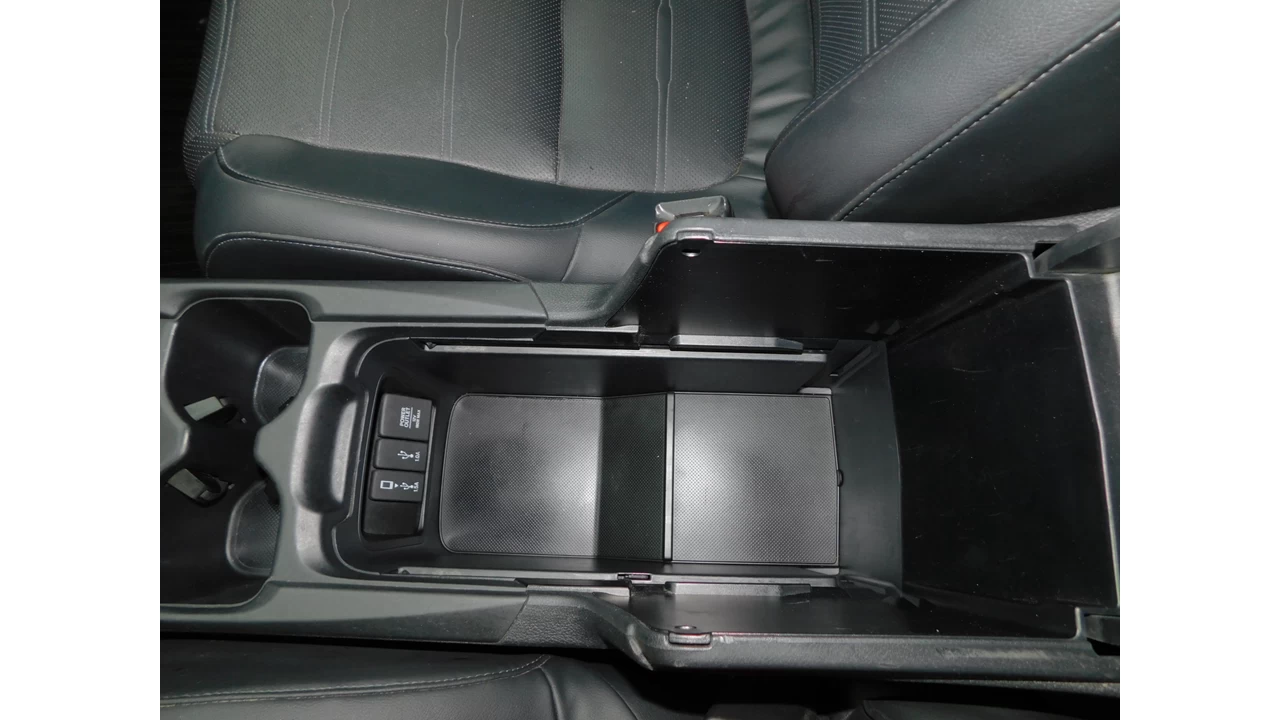 2017 Honda CR-V Touring Main Image