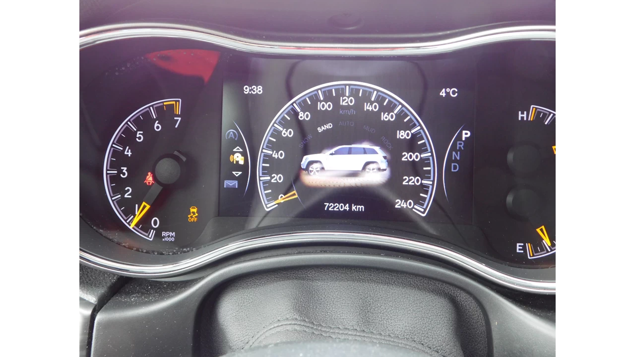 2019 Jeep Grand Cherokee Altitude IV Main Image